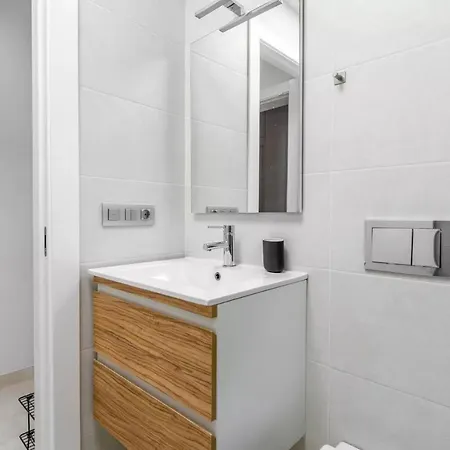 082 Moderno Con La Piscina Y Wifi Gratis *